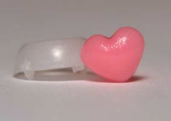 Sicherheitsnase 6 mm Herz hart hellrosa glänzend mit Sicherheitsscheibe